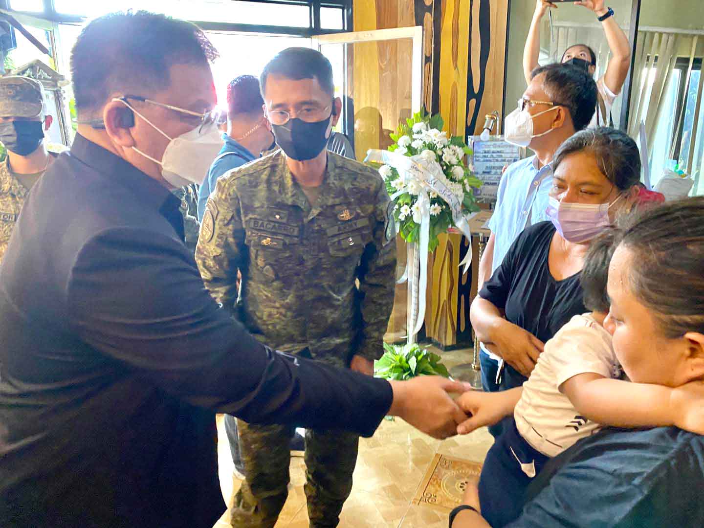 You are currently viewing USEC FAUSTINO JR. CONDOLES FAMILIES OF 2 SOLDIERS SLAIN BY NPA COMMUNIST GROUP IN EASTERN SAMAR