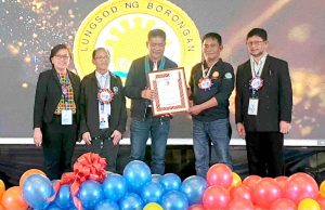 Read more about the article CITY GOVERNMENT OF BORONGAN RECEIVES iBPLS TOP PERFORMING LGU AWARD